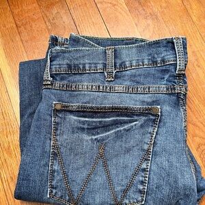 Wrangler Men's Blue Slim Straight Jeans